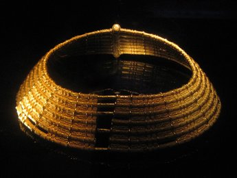Golden necklaces. The Möne Collar from the Germanic Iron Age (Västergötland, Sweden).