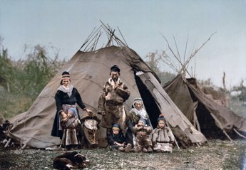 Sami Family (1900).